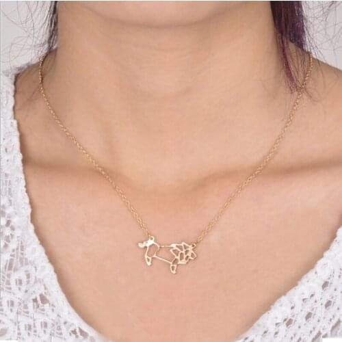 Everfast 1pc Funny Lion Pendant Collar Necklaces Cute King of Forest Animal Lovers Kids Jewelry Accessories Anime