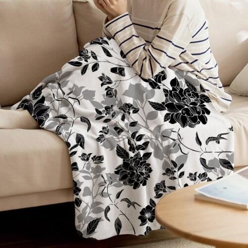 Flower Texture Lines Black And White Printed Flannel Blanket Soft Throw Blanket Machine Washable Blankets for Beds