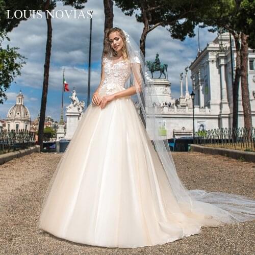 Louis Novias High Quality Graceful Short Wedding Dress Illusion Backless Dress For Wedding Party Embroidered Lace on Net