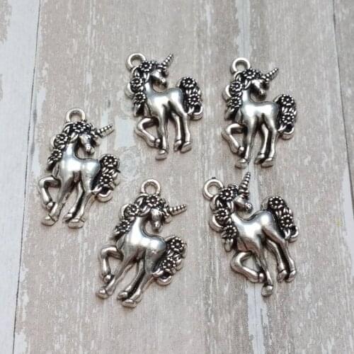 Zodiac Charms 3D Steed Horse Small Pendant Aesthetics Accessories Tibetan Silver Color Handmade DIY Jewelry Makeing Supplies