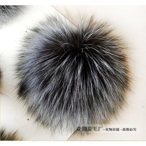 Real Silver Fox Fur Pompom Hairball Ball Pom Pom Handmade DIY Natural Raccoon Tassels Accessories For Winter Beanies With Buckle
