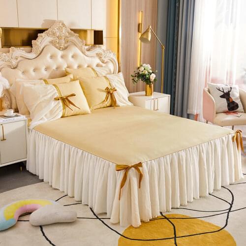 Lace Bed Skirt Three Pieces Bedspreads Queen King Size Korean Princess Style Bed Cover Anti Slip Mattress with Pillowcases