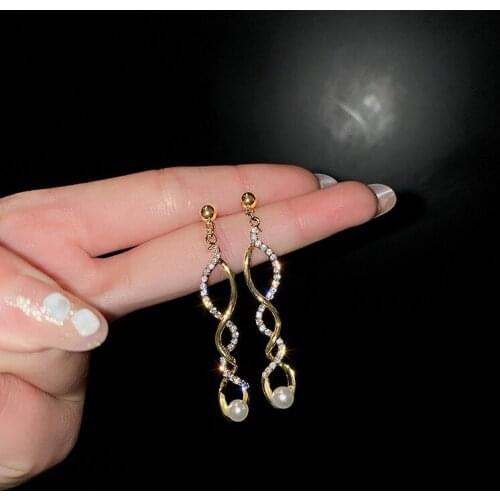 Ladies Electroplating Geometric Cross-wrapped Earrings Fashion Cubic Zircom Pearl Earrings Alloy Retro Temperament Jewelry