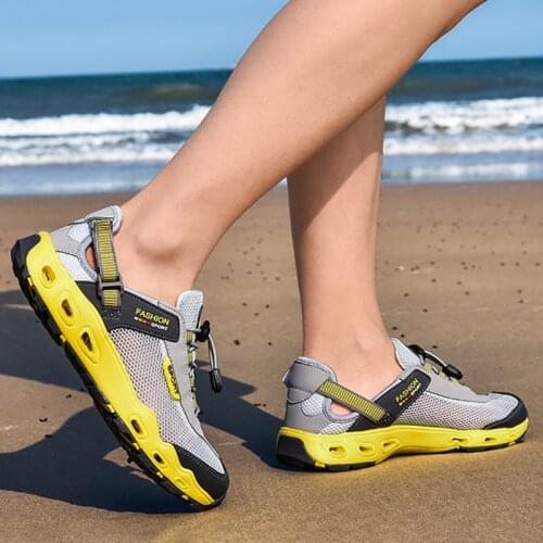 Couple Outdoor Leisure Sports Shoes Lightweight Comfortable Large Size Hiking Shoes Wading Shoes Breathable Mesh Sneakers