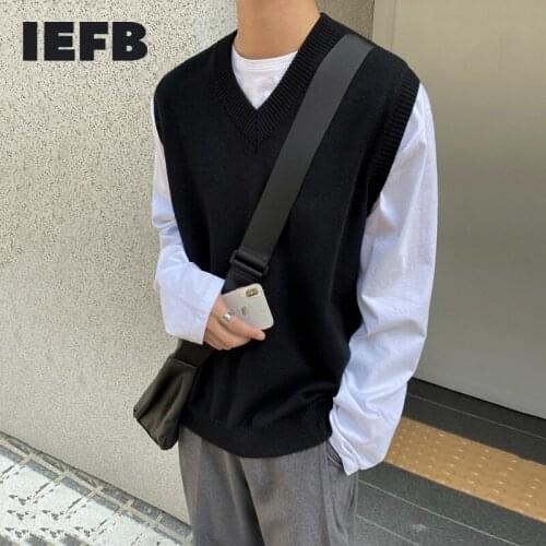 IEFB 2021 New Mens Korean Fashion Sweater Vest Sleeveless Cantilevered V-neck Knitted Vests Top Loose Casual Clothes 9Y5740