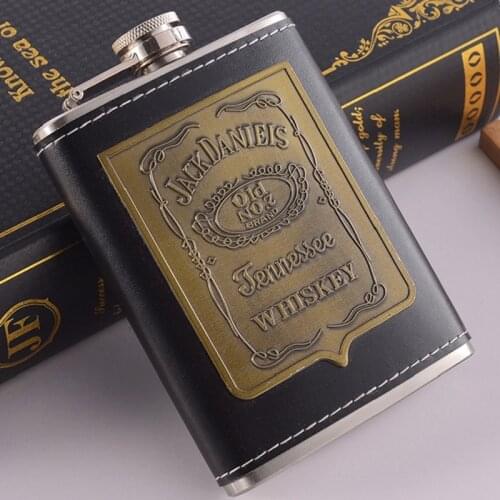 Pocket Portable Stainless Steel Hip Flask 8oz Wine Mug Wisky Bottle With Box Mini Drinkware Alcohol Bottle Drinker Gifts