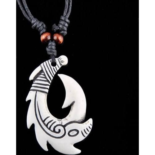 COOL Imitation Yak Bone Carved Maori Hei Matau Fish Hook Surfer Necklace Choker Gift MN518