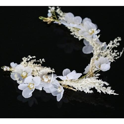 1pcs New Women Girl White Flower Crown Hay New Wedding Bridal Artificial Flower Headband Tiara Hair Floral Hair band LB
