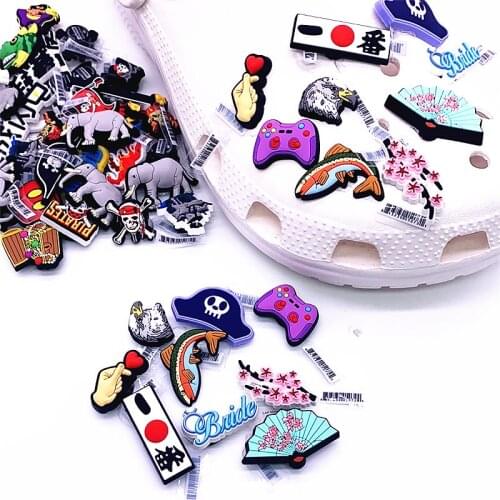Dropshipping Animals Shoe Charms PVC Best Plum Flower Fan Deaigner Shoes Sandals Accessories for Croc JIBZ Kids Party Gifts