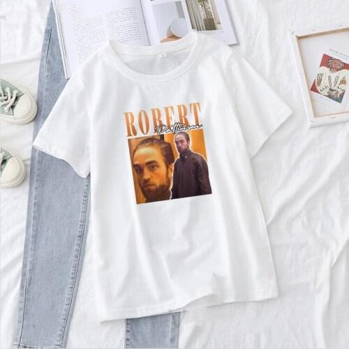 Harajuku T-shirt Robert Pattinson Standing Meme T Shirt Women White Graphic Tee Tops Rob Tshirts Short Sleeved Fashion Tshirt