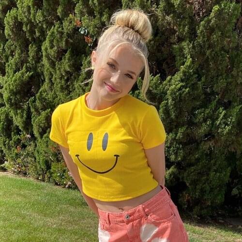 Women Top Yellow Smiling Face O Neck Short Sleeve Basic Crop Top Casual Harajuku Basic Summer Streetwear Tee Shirt Femmale Hot