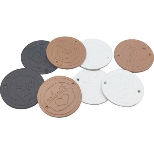 25Mm Circle Hand Made With Heart Pu Leather Labels For Gift Handmade Round Sewing Tags With Love Clothing Hand Sewing Label