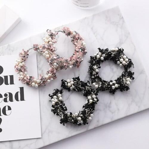 MISANANRYNE Fashion Imitation Pearl Flower Hoop Earrings Female Fashion Retro Earrings for Women Girl Jewelry Accessories