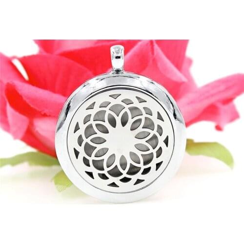 Silver Hollow Flower Perfume Aromatherapy Essential Oil Diffuser 30mm Locket Pendant DIY Accessories For Necklace Key chains