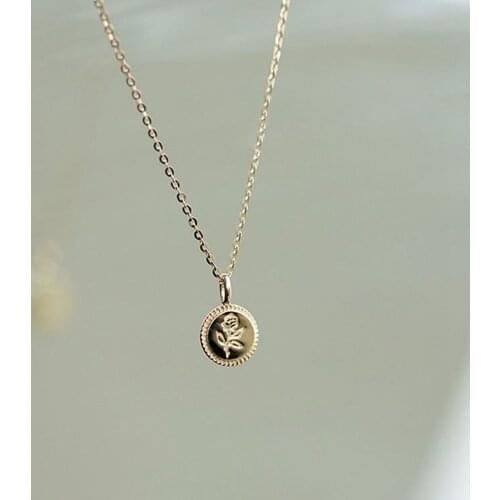 Silvology 925 Sterling Silver Sculpture Rose Flower Necklace for Women Glossy Coin Flower Necklace Aesthetics Birthday Jewelry