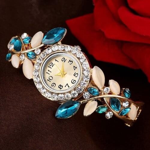 Newest Fashion Women Crystal Leaf Shape Bracelet Watches Luxury Rhinestone Wristwatch Gold Quartz Watches Gift