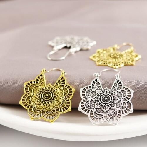LeeSell Dangle Earrings