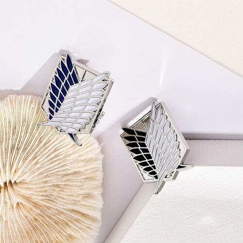 Anime Attack on Titan Investigator wing of freedom logo pins attack giant Brooch shirt bag accessories
