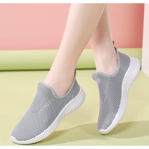 Summer Mesh Women Shoes Breathable Women Trainers Fashion Sneakers Women Soft Lightweight Slip On Loafers Shoes Zapatos Mujer