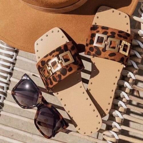 Summer Casual Ladies Slippers Leopard Print Outdoor Fashion Buckle Beach Shoes Plus Size PU Female Home Slippers