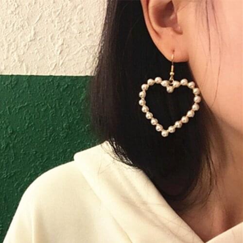 Harajuku Vintage Geometry Love Heart Earrings Sweet Lovely Simulation Pearl Hollow Peach Heart Earrings Woman Gift Jewelry