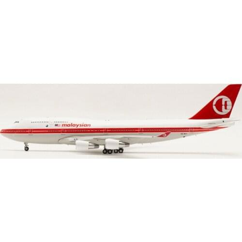 Malaysian Airline 1:200 9M-MPP Airplane 747 B747-400 Model Toy with Base Landing Gear Alloy Aircraft Plane F Collection Display