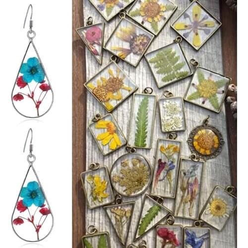 55 Pcs Epoxy Hollow Frames Resin Craft Open Bezels Pendants with Keychain Rings