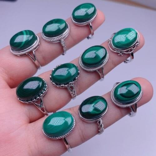 1PC Random Natural Stone Finger Rings for Women Oval Shape Real Malachite Green Quartz Crystal Rings Party Wedding Adjustable