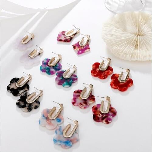 Itenice Fashion cute cartoon perforated flower style ladies acrylic dyed metal earrings creative simple earrings