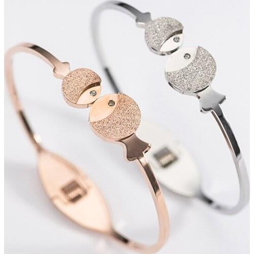YUN RUO 2018 New Arrival Little Kiss Fish Bangle Rose Gold Color Women Girlfriend Birthday Gift Titanium Steel Jewelry Not Fade
