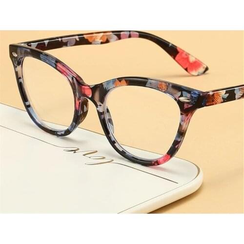 CHUYONG Women's Glasses And Cases