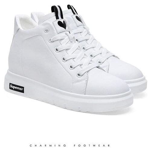 Leather autumn explosions flat white shoes 2019 new sports and leisure womens shoes wild travel autumn shoes