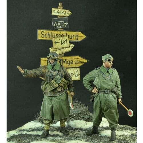 1:35 Scale German Command Traffic Soldier 2 People Miniatures World War II Unpainted Resin Model Kit Figure Free Shipping