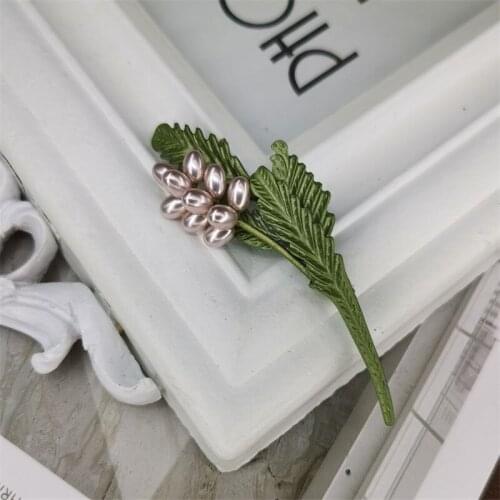 World European, American, Japanese and Korean plant flower brooch pearl baking lacquer woman gas pin Lavender Brooch