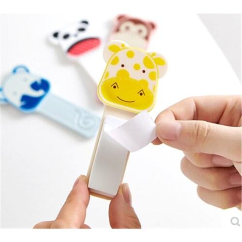 1PCS Cartoon Cover Lifter Toilet Seat Handle Holder Bathroom Lid Cover Toilet Bowl Seat Lift Handle Hand Uncovering Toilet Cover
