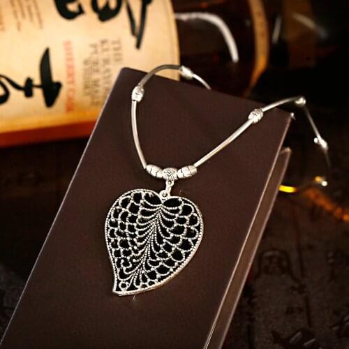 Vintage Boho Women Ethnic Exquisite Necklace Tibetan Silver Hollow Out Leaves Charms Pendants Fashion Jewelry Accessories