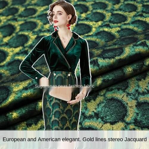 Three-dimensional embossed gold silk peacock feather yarn-dyed jacquard fabric, sewing fabric factory shop is not out of stock