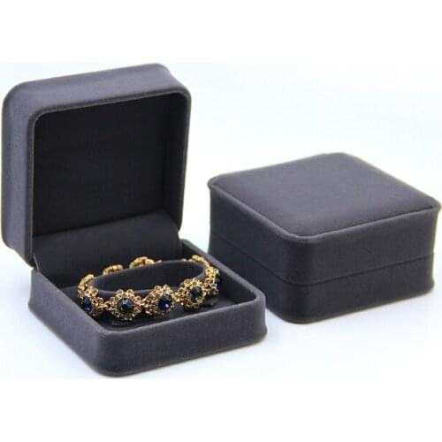 Beautifully Packaged Commemorative Gift Box For Jewelry Bracelet Necklace Box With Custom Logo