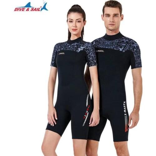 1.5MM Neoprene Wetsuit Men Keep Warm Swimming Scuba Diving Bathing Suit Short Sleeve Triathlon Wetsuit for Surf Snorkeling