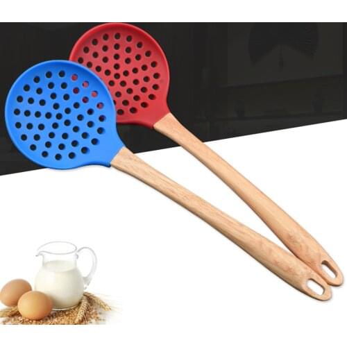 Silicone Skimmer Wood Handle Heat Resistant Slotted Spoon Food Serving Ladle Frying Strainer Kitchen Utensil for Home Restaurant