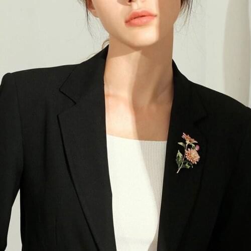 1PC Hot Daisy Flower Enamel Pin Womens Pins And Brooches Fashion Brooches Bouquet Clothes Jewelry Gift For Women Clothing Decor