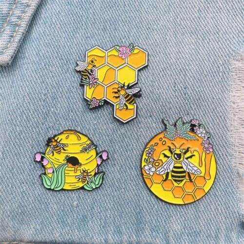 Cartoon Cute Animals Bees Enamel Brooch Flowers Honey Honey Nectar Alloy Pins Badges Clothes Accessories Sweet Jewelry Gift