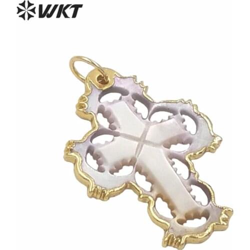 WT-JP231WKT high quality hand make carved cross shell pendant women bohemian natural shell cross pendant for necklace design