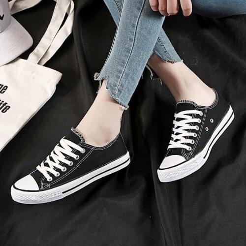 2020 New Womens Flat Canvas Shoes Fashion Solid Color Unisex Flat Student Shoes Couple Casual Shoes