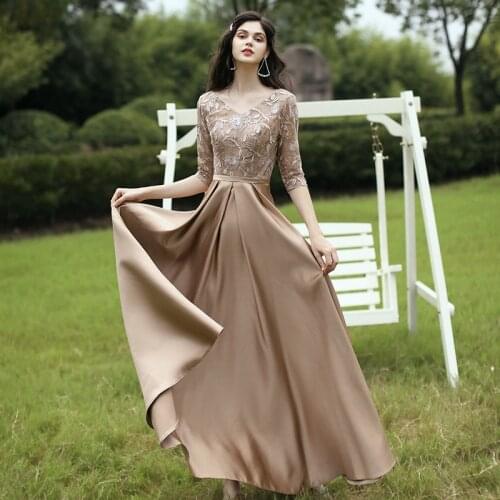 2020 New Fashion Evening Dress Half Sleeve V-neck Appliques Prom Dress a Line Floor Length Formal Dresses Bridesmaid Dresses