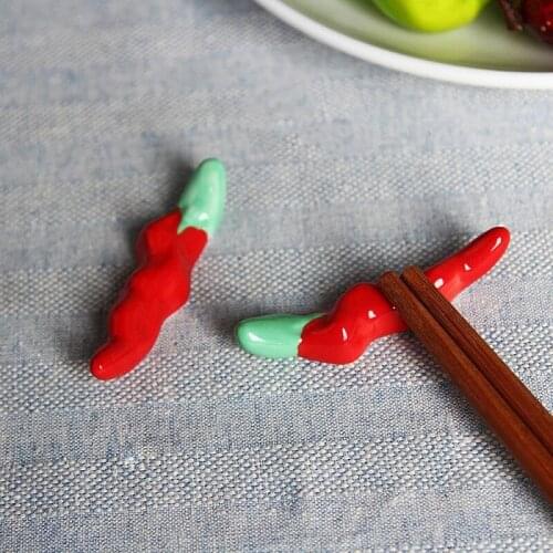 2pcs Ceramic Cute Pepper Shape Chopstick Holder Creative Household Fruit Spoon Fork Holder Kitchen Tableware