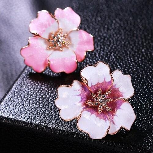 High-end luxury accessories accessories female cherry blossom petals brooch suit collar pin