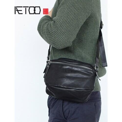 AETOO Mens leather messenger bag, first layer cowhide shoulder bag, large-capacity casual satchel, soft leather mens bag