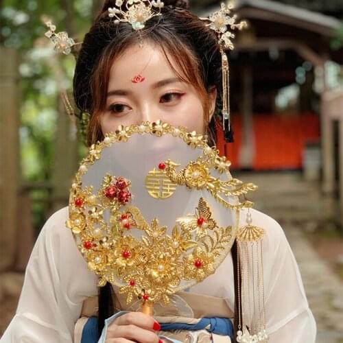 Antique fan brides wedding celebration Chinese style wedding wedding Xi fan holding flower material bag bride hand fan