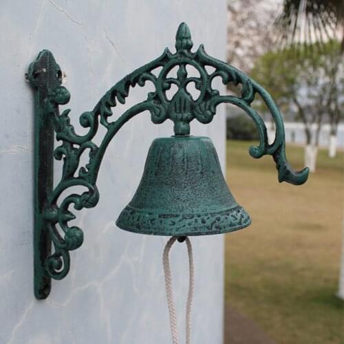 Green Fleur De Lis Cast Iron Wall Hand Cranking Bell European Vintage Home Garden Decor Wall Mounted Handmade Iron Welcome Bell